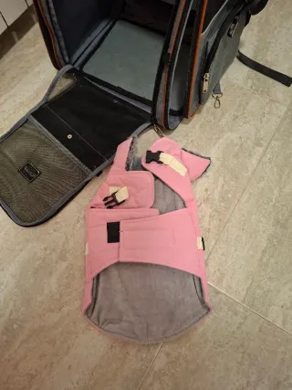 Transportín Mascotas Gris + Abrigo Perro Rosa
