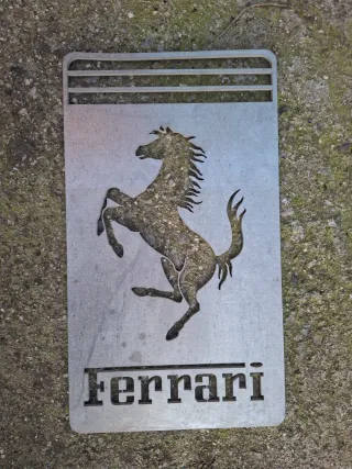 Escudo Ferrari Cavallino Rampante