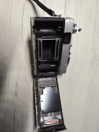 Cámara Konica C35 Plata y Negra