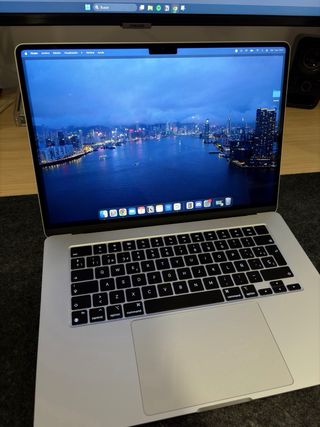 MacBook Air 15” M2 8GB / 256GB Plata