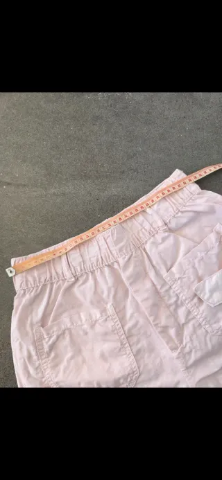 Pantalón Zara chica rosa