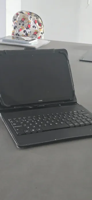 Tablet Huawei con Teclado Negro