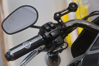 HARLEY DAVIDSON SPORT GLIDE 2022 con muchos extras