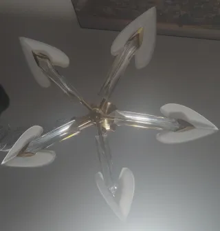 Lámpara de salón con tulipas de cristal