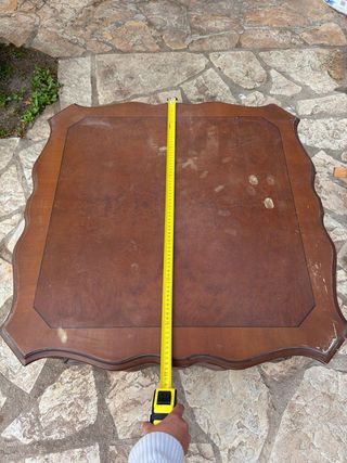 Mesa de centro de madera tallada