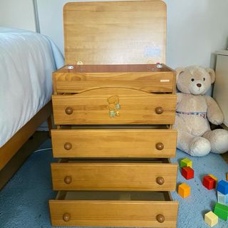 Cambiador infantil de madera con ositos