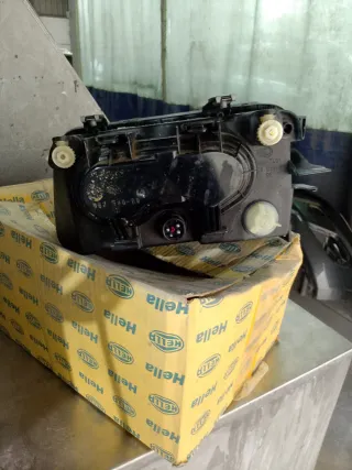 Faro Delantero Derecho Audi A3 1996/2000 en Hella