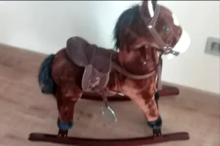 Caballito balancín de madera