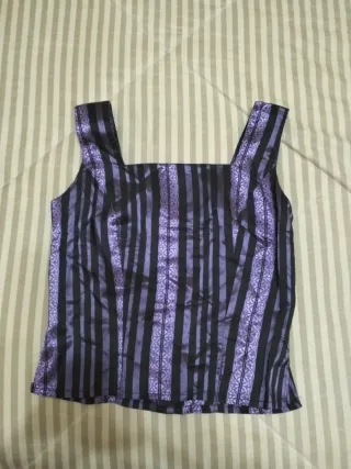 Conjunto falda y top rayas morado, talla S