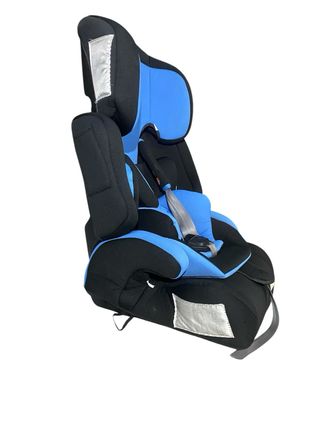 Silla de coche para bebé azul y negra