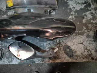 Careta y retrovisor Piaggio Hexagon