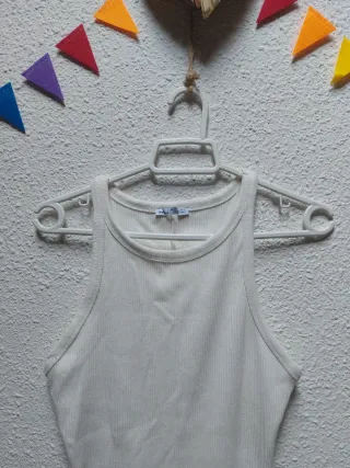 Vestido largo blanco acanalado