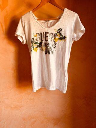 Camiseta Guess Blanca Estampada Floral