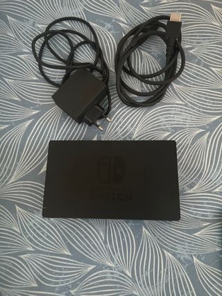 Nintendo Switch + Mario Kart 8 Deluxe