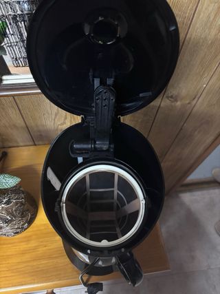 Cafetera SAIVOD negra y plateada