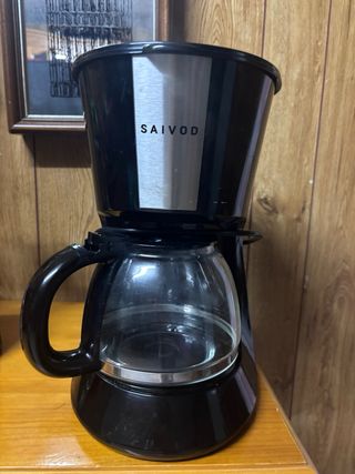 Cafetera SAIVOD negra y plateada
