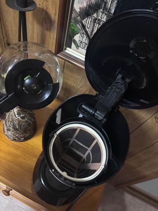 Cafetera SAIVOD negra y plateada