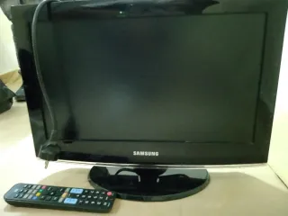 Televisor Samsung como nuevo + mando y cable