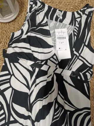 Conjunto camiseta sin mangas y Shorts Talla S