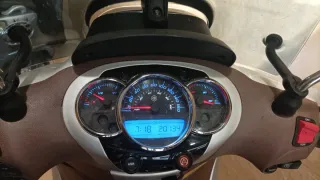 Piaggio Beverly 300cc Scooter Blanco/Marrón