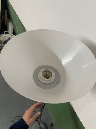 Lámpara de pie moderna gris y blanca