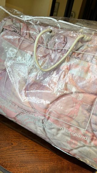 Colcha guateada. Fabricada en Inglaterra