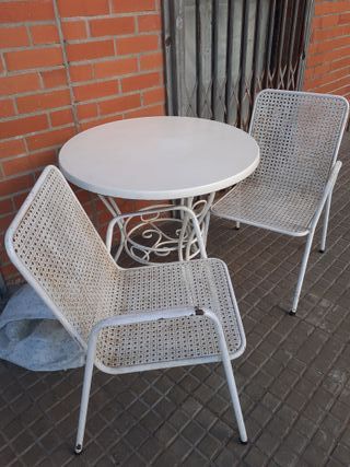 Mesa y 2 sillas terraza metal blanco