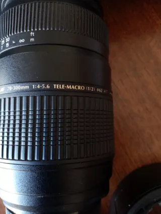 Teleobjetivo Tamron AF 70-300mm Macro