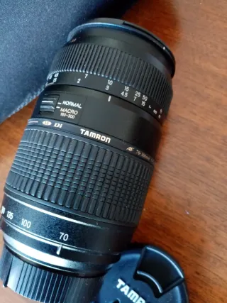 Teleobjetivo Tamron AF 70-300mm Macro