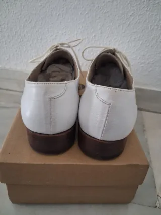 Zapatos de Piel Blancos Elegantes Talla 41