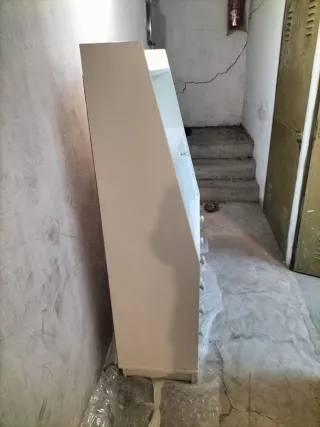 Escritorio juvenil madera con frente empapelado