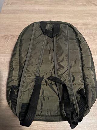 Mochila ligera verde militar acolchada