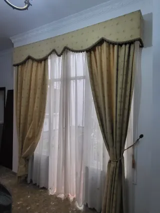 Cortinas Beige y Blancas con Diseño