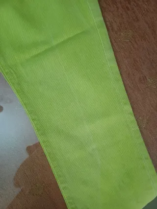 Pantalón vaquero verde lima