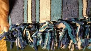 Colcha azul y blanca 236x223 cm