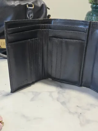 Bolso y cartera Liu Jo violeta metalizado