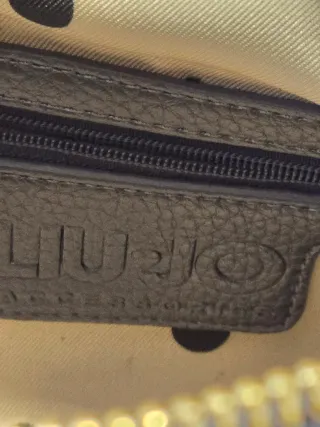Bolso y cartera Liu Jo violeta metalizado