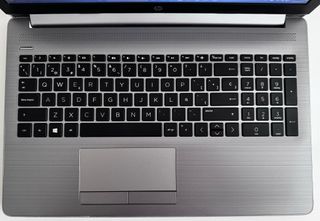 HP 255 G7 VIDEO DEDICADO RADEON 2GB RYZEN 5 3500