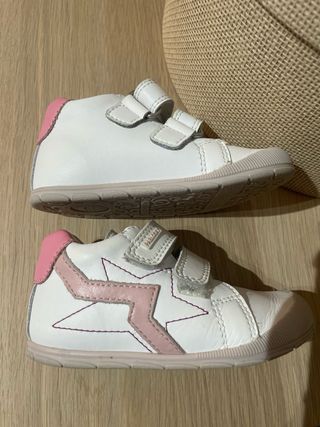 Zapatillas Pablosky Talla 22 Blancas y Rosas