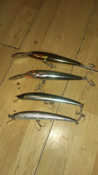 4 señuelos de pesca