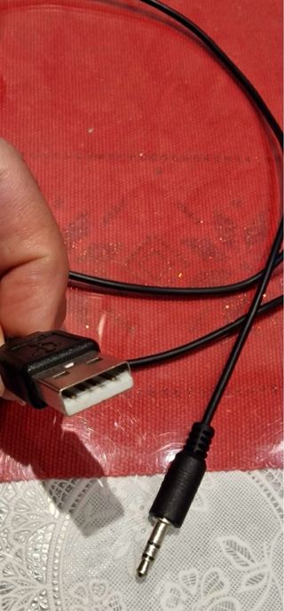 Altavoces negros con iluminación LED