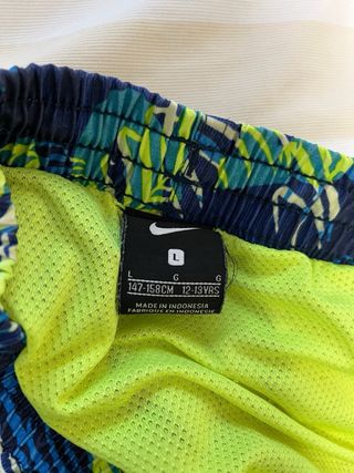 Bañador Nike estampado hojas