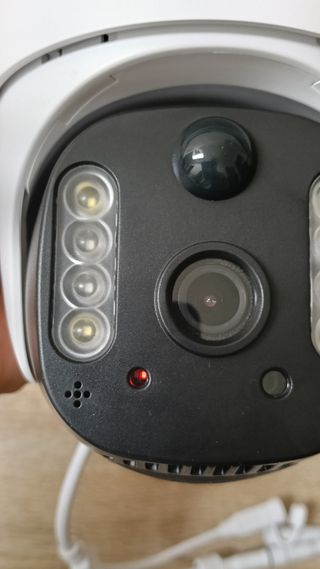 Câmera Rotativa V380 Pro WiFi Solar 4G