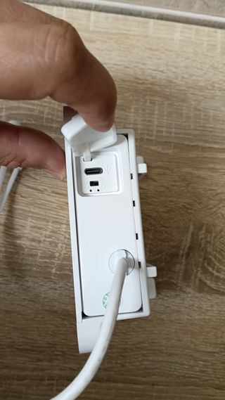 Câmera Rotativa V380 Pro WiFi Solar 4G