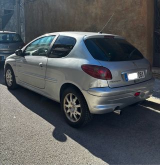 Peugeot 206 version quiksilver