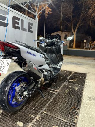 Yamaha TMAX 560 Maxi Scooter