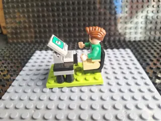 Diorama tipo Lego de Informático