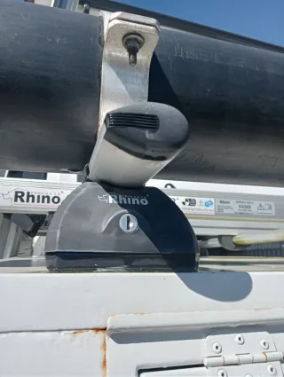 Hard top con Baca Portaescaleras y pertigas rhino