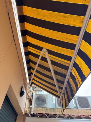 Estructura Toldo. Solo necesita cambiar lona.