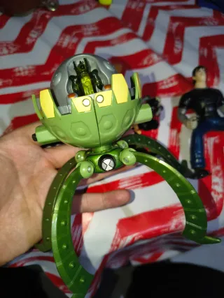 Lote Figuras Ben 10 + Nave + Kevin